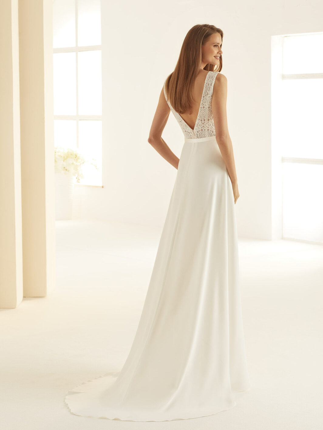 Fit and Flare Brautkleid im Boho Stil – Bild 2
