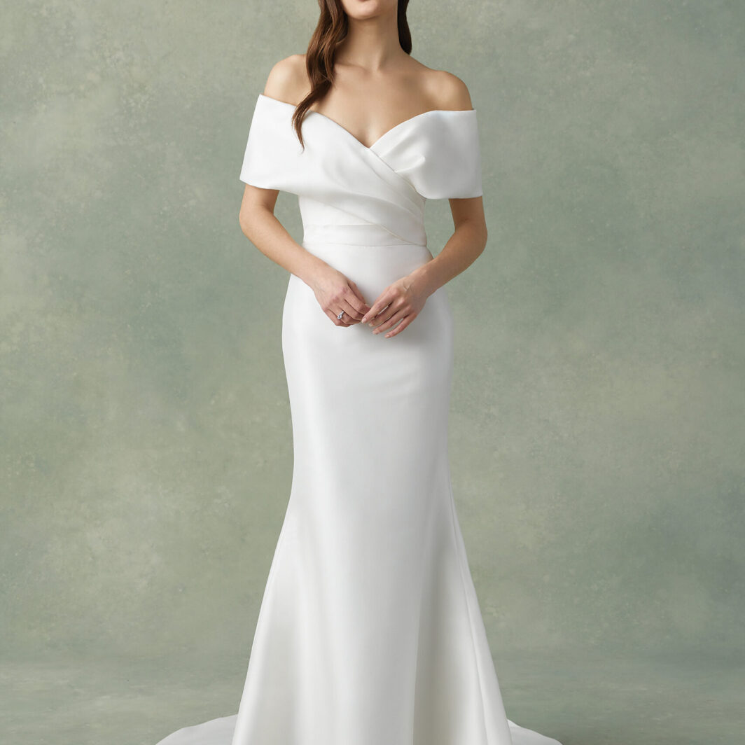 Ruby - Schlichtes figurbetontes Brautkleid mit Carmen-Ausschnitt