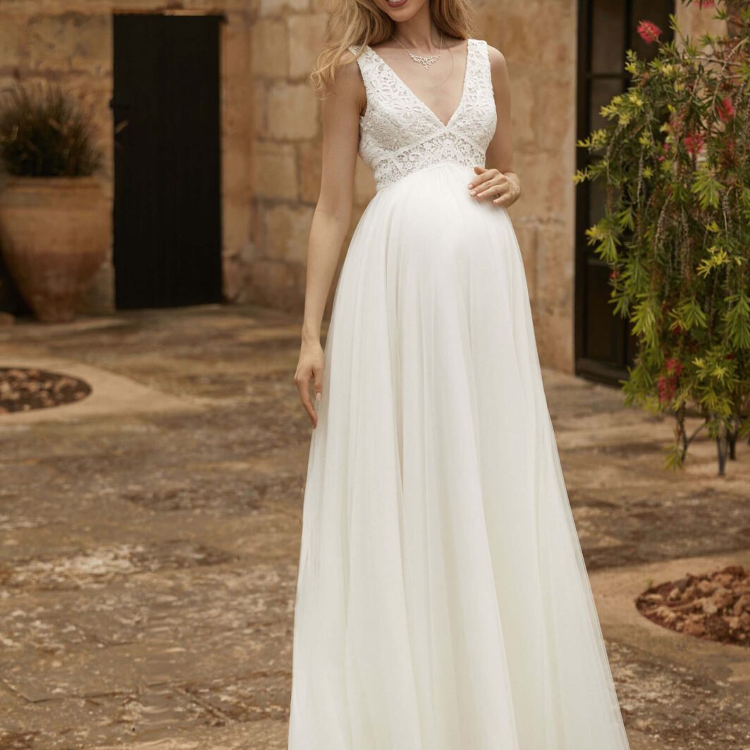 Alexandra - Umstandsbrautkleid mit V-Ausschnitt und Boho-Spitze