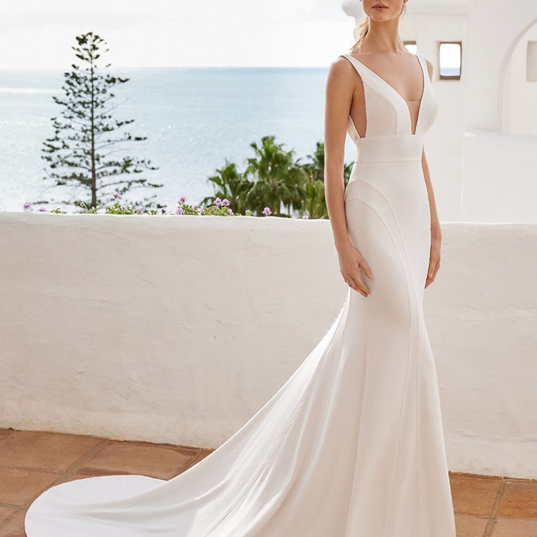 Helen - Fit and Flare Brautkleid mit freiem Rücken und breiten Trägern