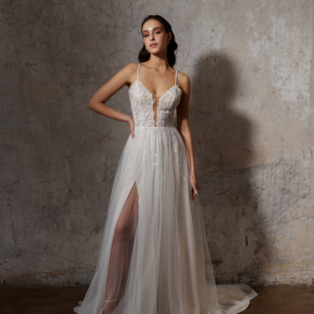 Manno - Leichte A-Linie mit tiefem Ausschnitt und Schlitz