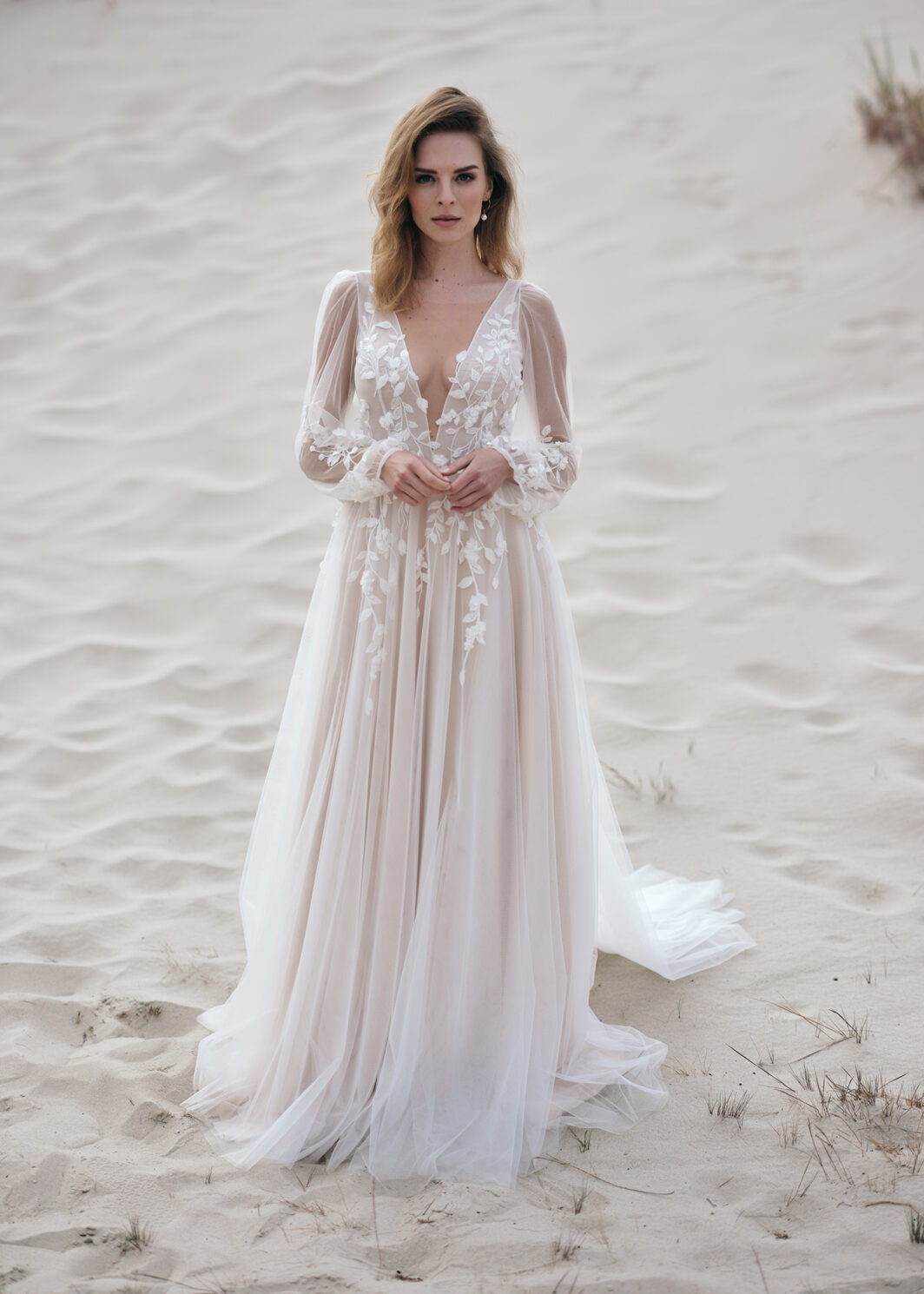 Lena - besondere A-Linie mit langen Ärmeln und Spitze