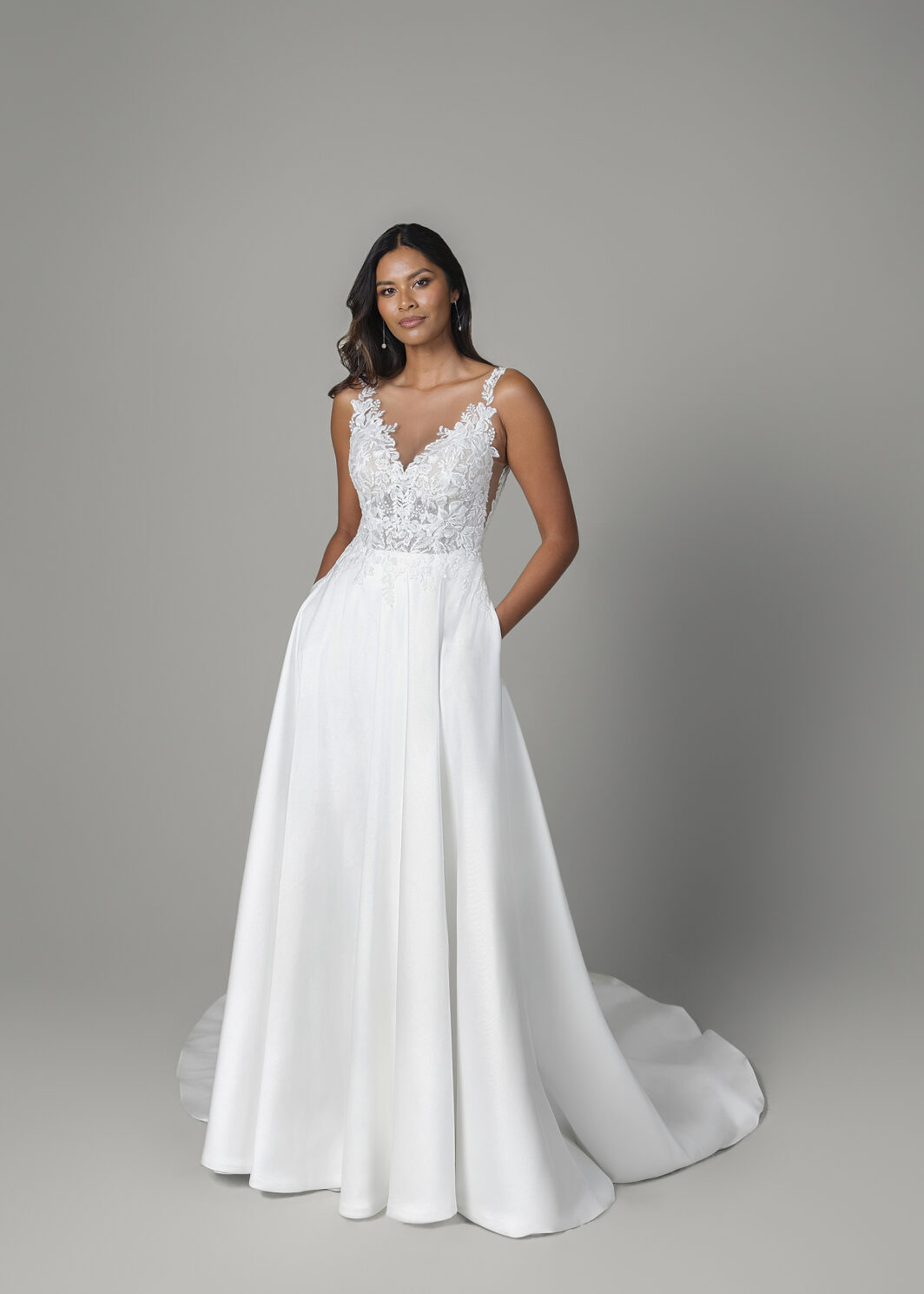 Georgina - A-Linie mit Spitzen Oberteil und schlichtem Rock