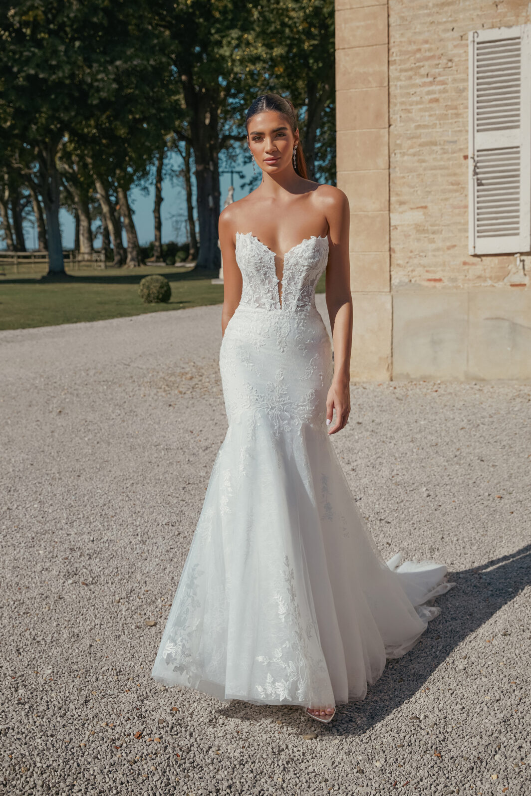 Gianna - Figurbetontes Brautkleid mit Herzausschnitt und Spitze