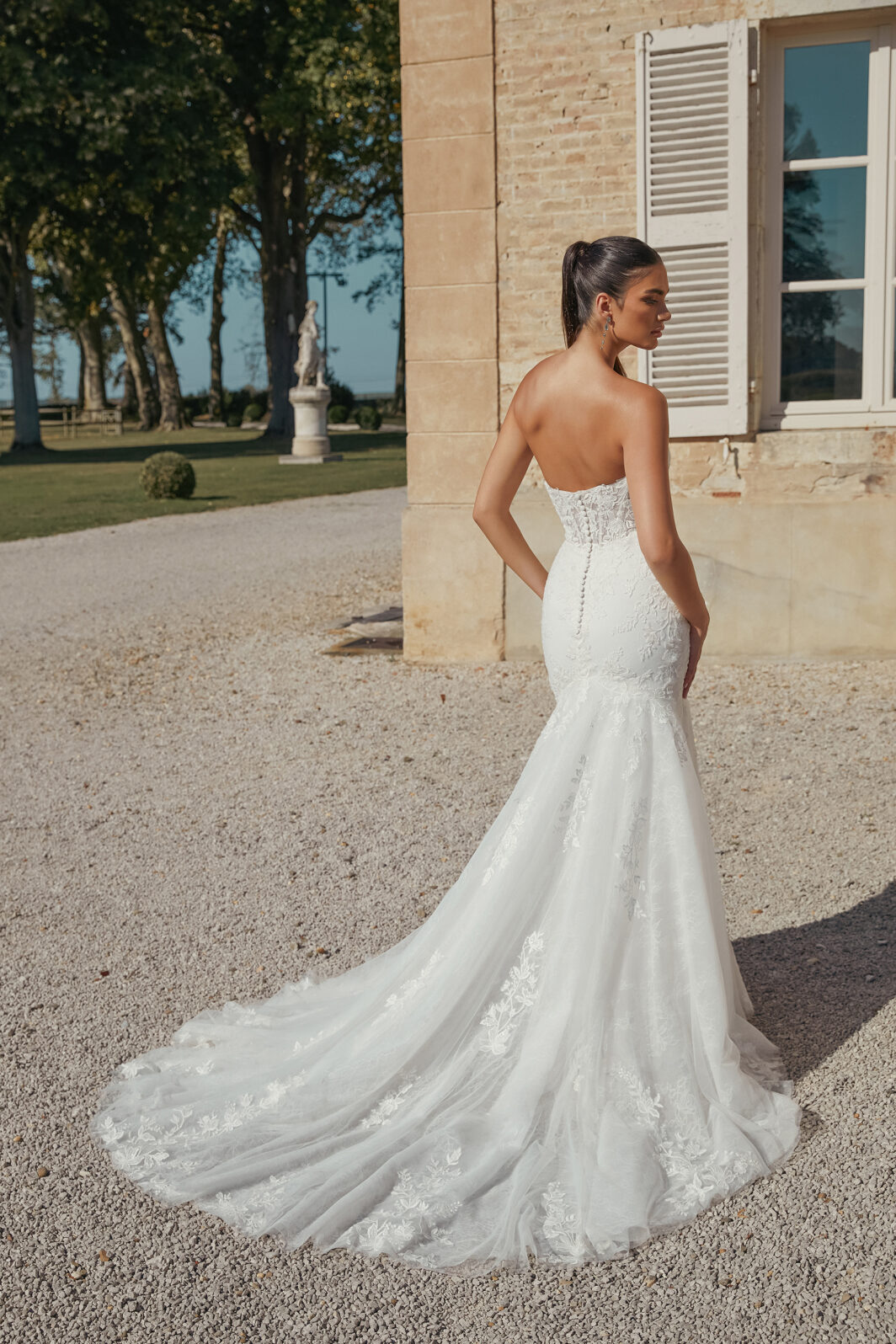 Gianna - Figurbetontes Brautkleid mit Herzausschnitt und Spitze – Bild 2