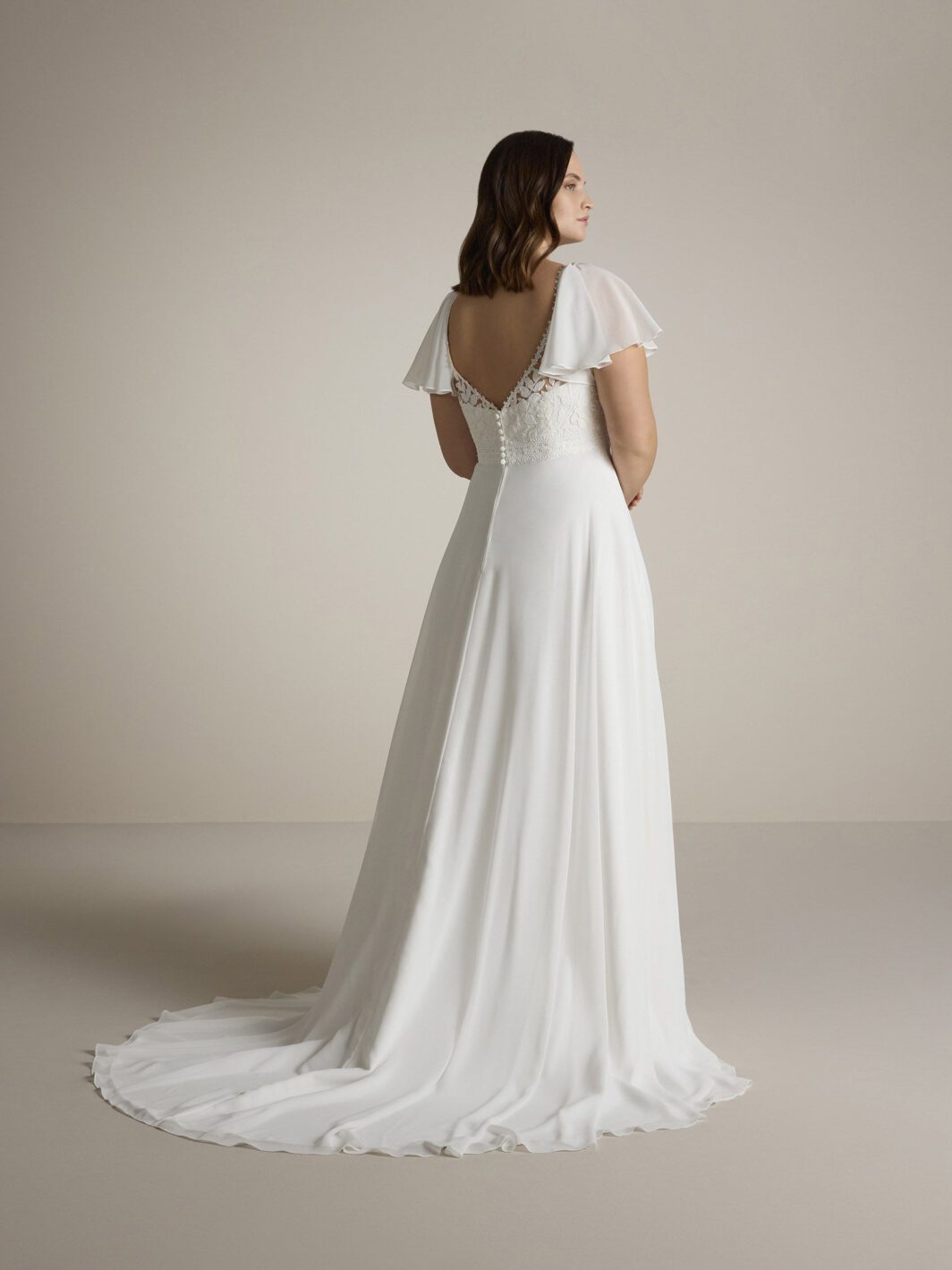 Jasmin - fließendes Brautkleid mit Ärmeln und Boho Spitze – Bild 2