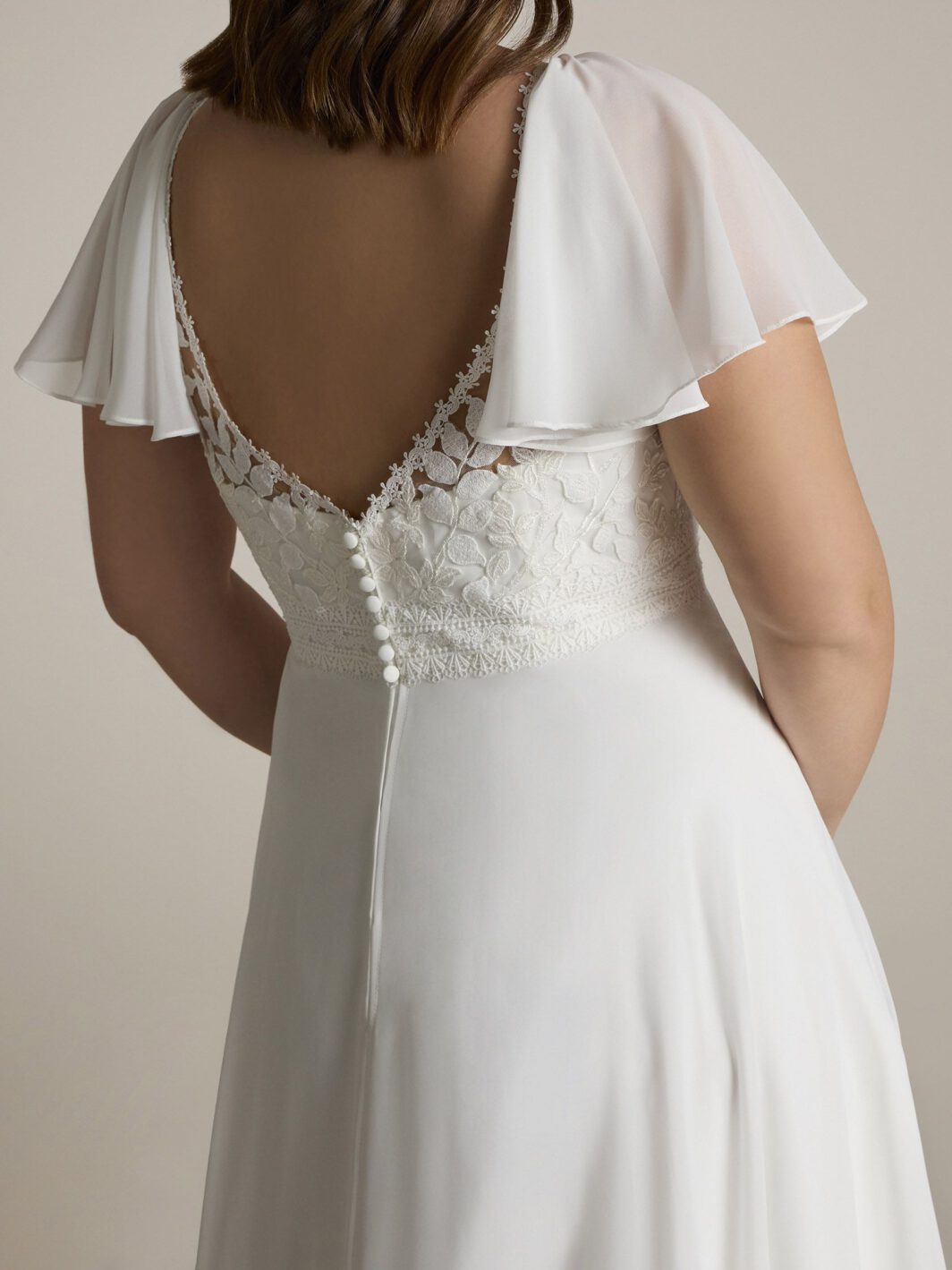 Jasmin - fließendes Brautkleid mit Ärmeln und Boho Spitze – Bild 4