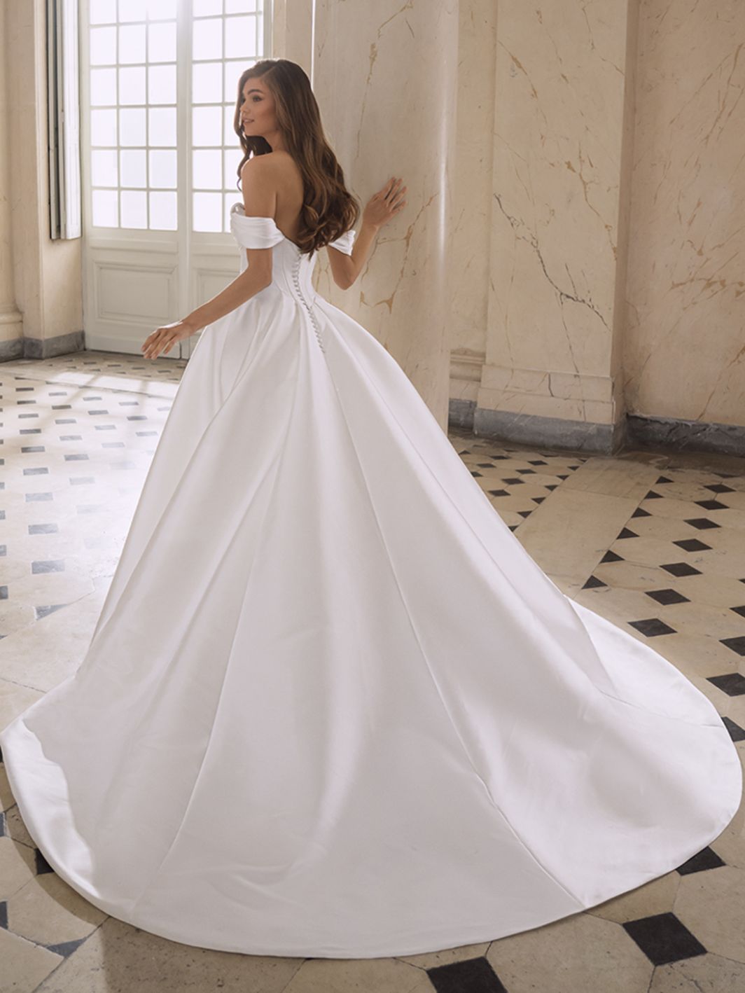 *COMING SOON* cleanes Brautkleid mit Herzausschnitt – Bild 2