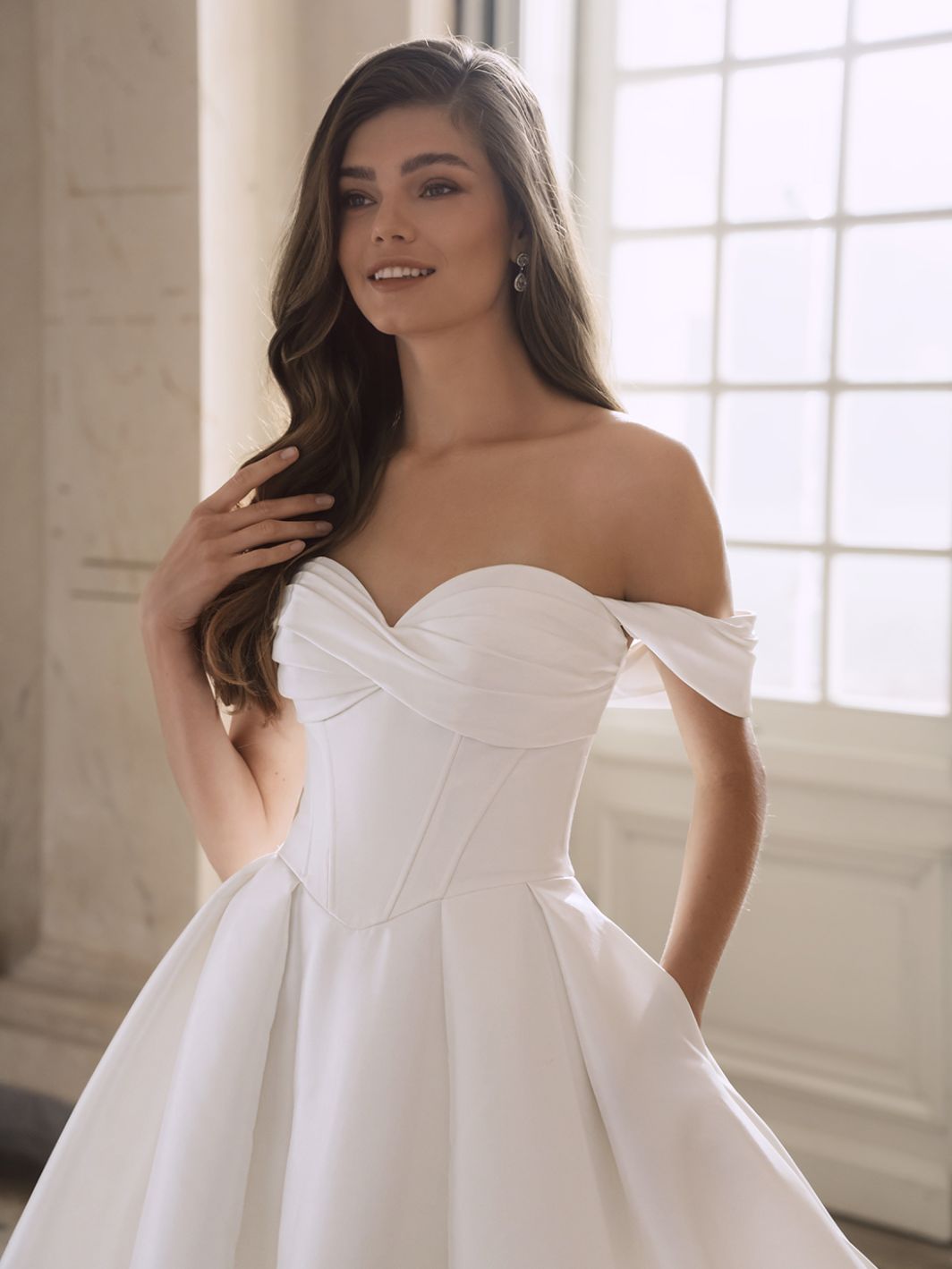 *COMING SOON* cleanes Brautkleid mit Herzausschnitt – Bild 3