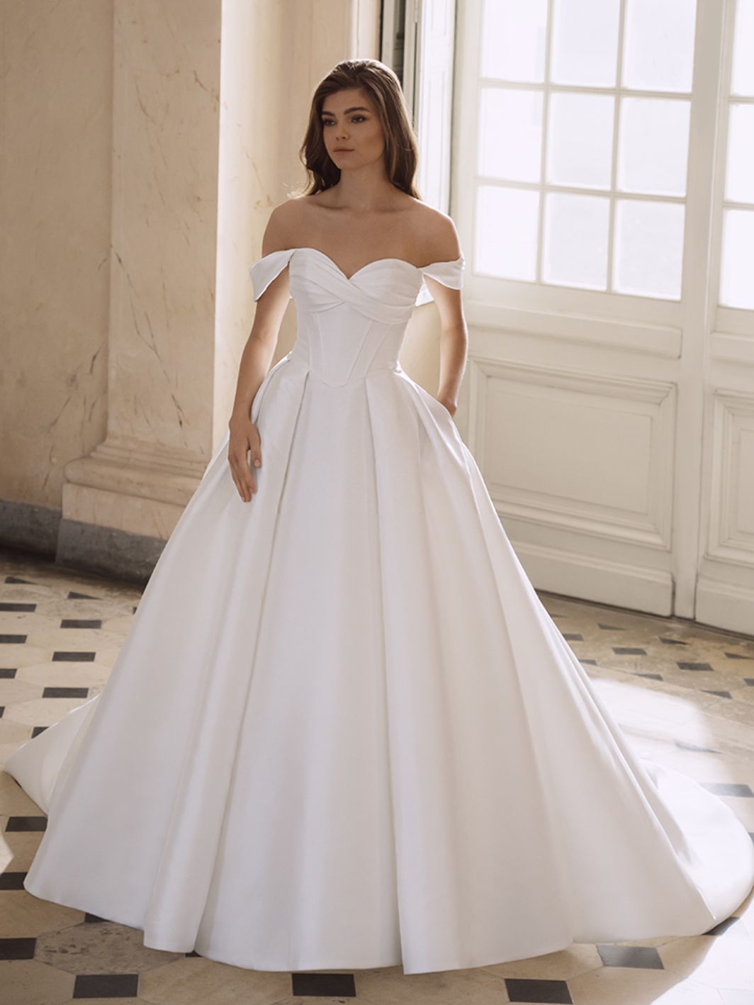 *COMING SOON* cleanes Brautkleid mit Herzausschnitt – Bild 4