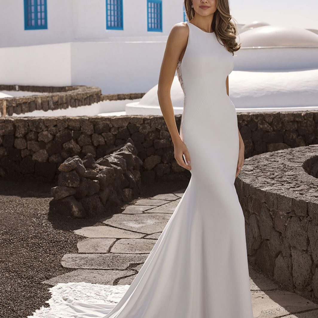 Osma - schlichtes Fit and Flare Brautkleid mit Schlüssellochrücken