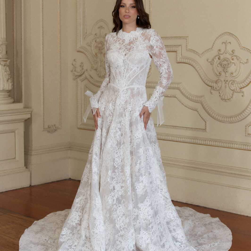 Baia - A-Linie mit all-over Spitze und abnehmbaren Ärmeln