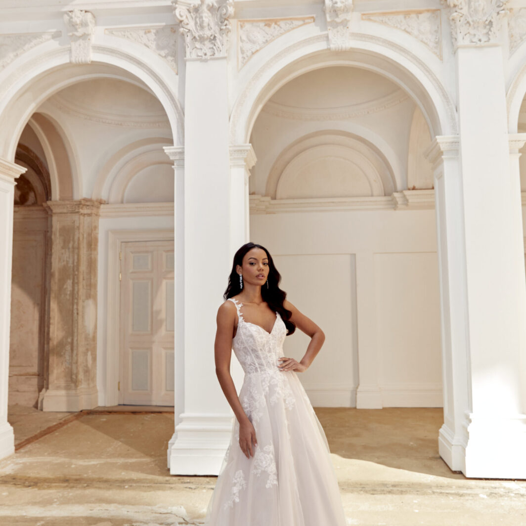 Rosalee - leichte A-Linie mit Spaghettiträgern, Spitze und Glitzer