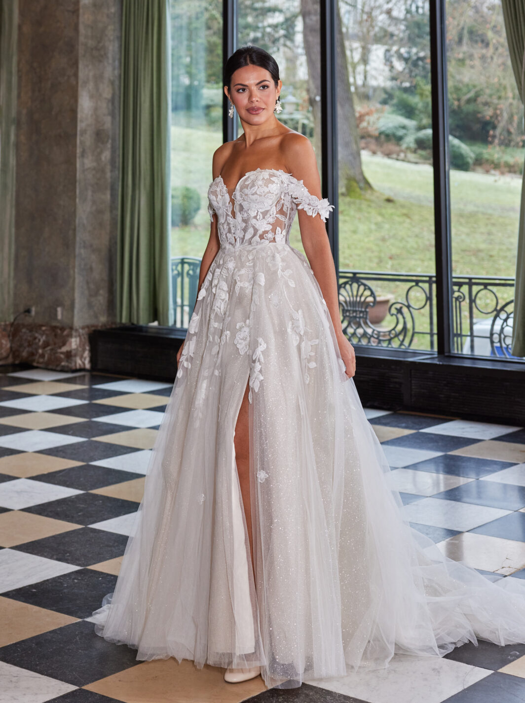 Malia - Brautkleid mit Spitze, Glitzer und Carmenträgern