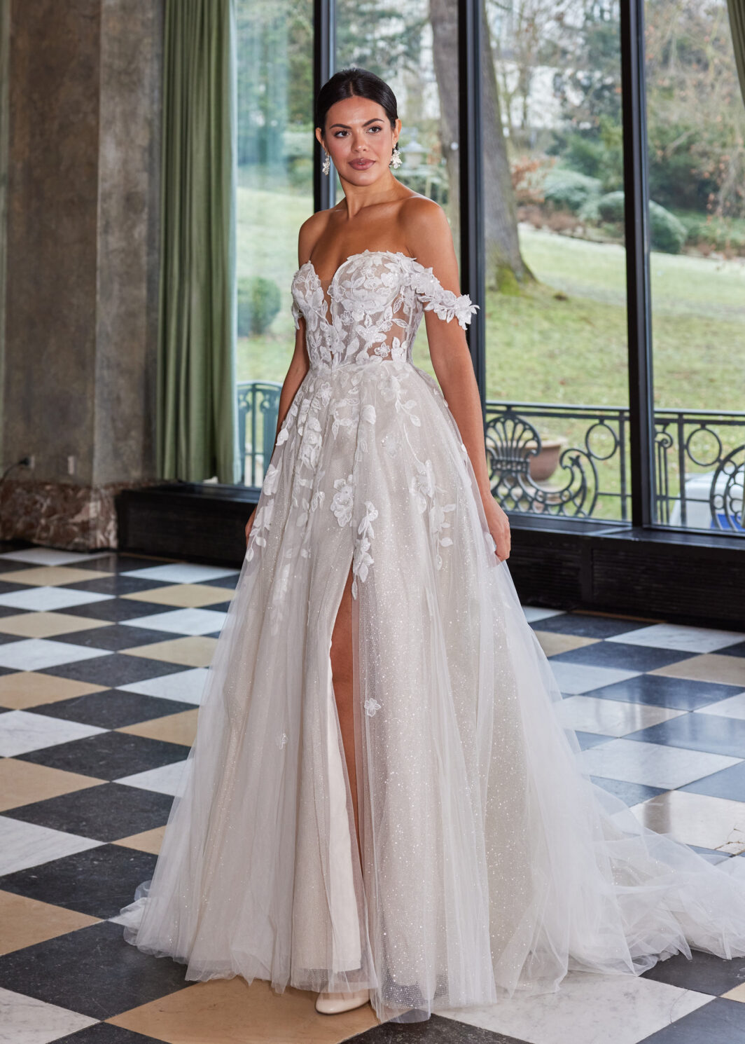 Malia - Brautkleid mit Spitze, Glitzer und Carmenträgern