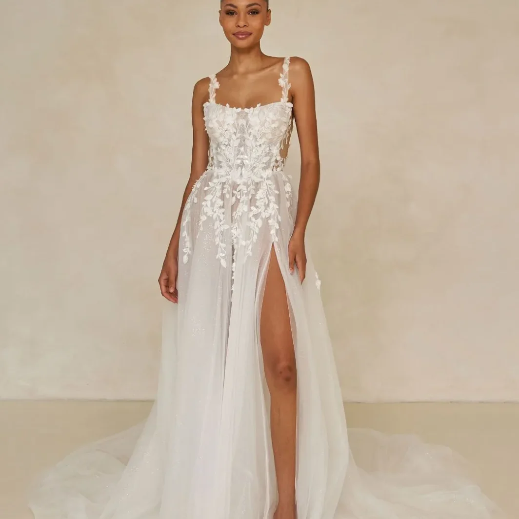 Waite - Brautkleid mit geradem Ausschnitt und 3D Spitze