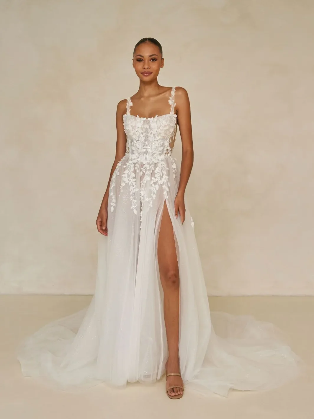 *COMING SOON* Waite - Brautkleid mit geradem Ausschnitt und 3D Spitze