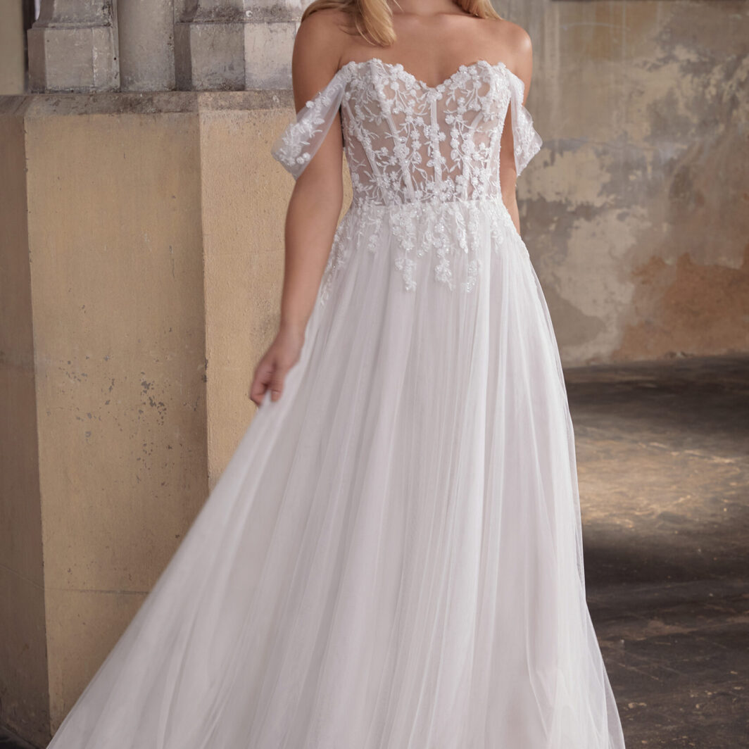 Linea - leichtes Brautkleid mit Herzausschnitt und Carmenträgern