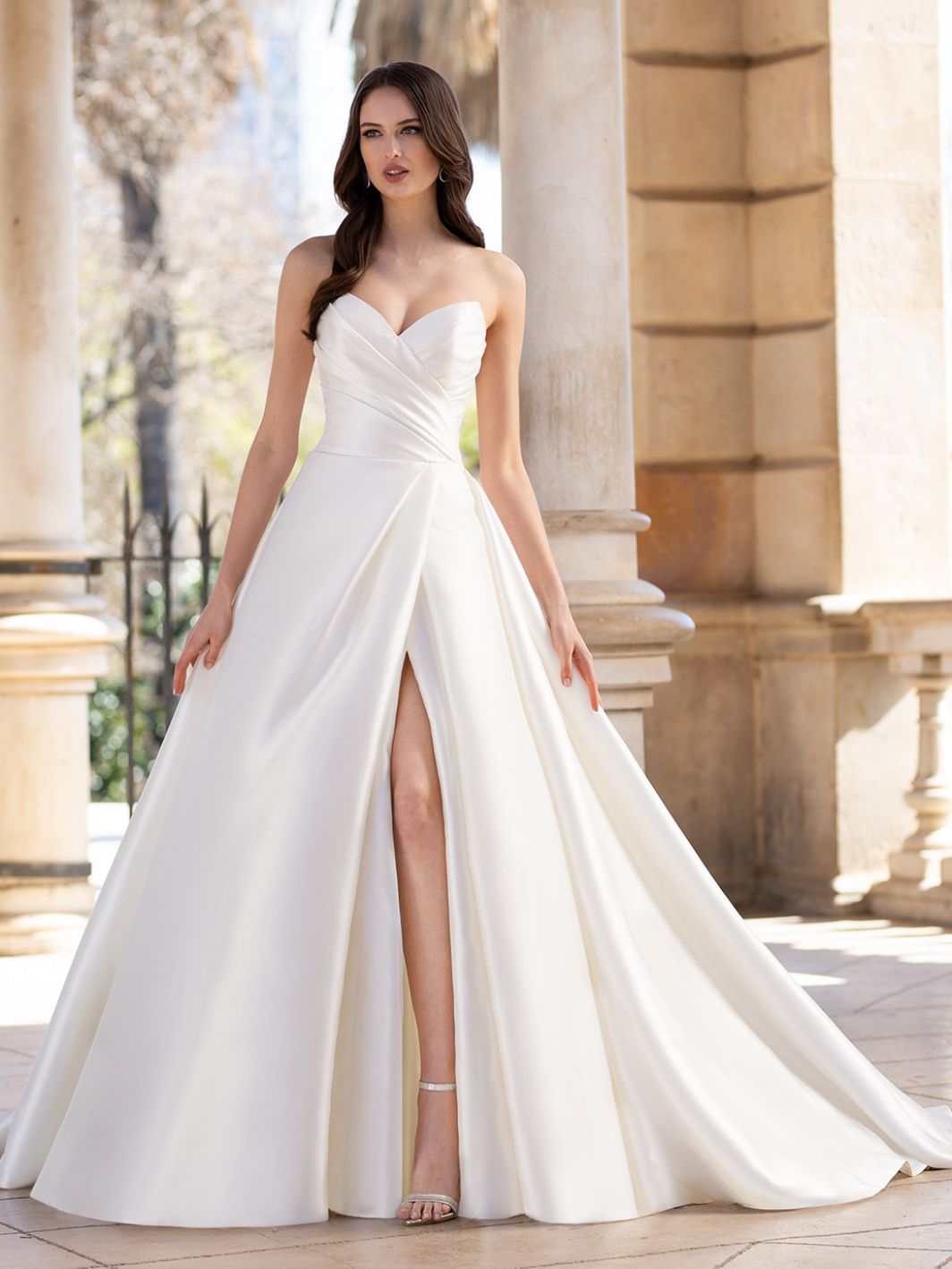 Rose - schlichtes Brautkleid mit Herzausschnitt