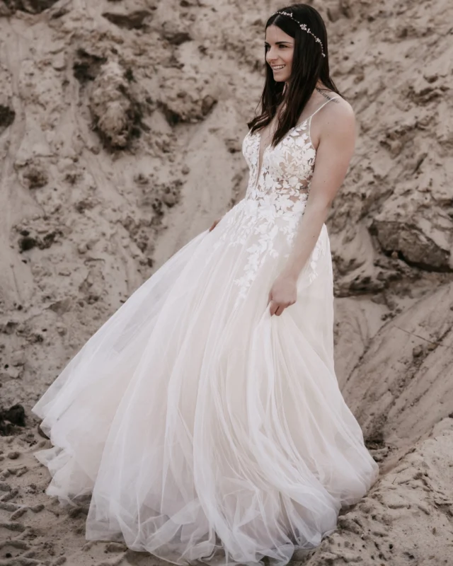 Nina🤍

Bist du auf der Suche nach deinem Brautkleid? Dann probier dich bei uns in absoluter Privatsphäre durch verschiedene Stile von internationalen Top Designern 🤍

Alle freien Termine sowie verfügbare Kleider findest du auf unserer Website unter www.prettyyou-brautmode.de (Link in Bio) 🤍

#Brautmode #Brautkleider #Stade #Hamburg #Bremen #Cuxhaven #Oldenburg #Bremerhaven #Brautkleid #heiraten #Hochzeit #Bridetobe #Braut2026 #Braut2025 #heiratenincuxhaven #heirateninoldenburg #heirateninbremen #heirateninstade #heirateninbremerhaven #trends #verlobt #verlobung #bridetobe #cleanebrautkleider #2026
