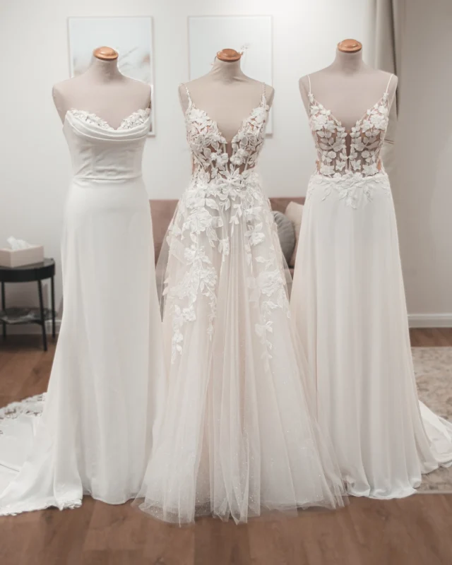 Mirella, Leana oder Larela?🤍
Welches Kleid würde deine Trauzeugin für dich auswählen?

Bist du auf der Suche nach deinem Brautkleid? Dann probier dich bei uns in absoluter Privatsphäre durch verschiedene Stile von internationalen Top Designern 🤍

Alle freien Termine sowie verfügbare Kleider findest du auf unserer Website unter www.prettyyou-brautmode.de (Link in Bio) 🤍

#Brautmode #Brautkleider #Stade #Hamburg #Bremen #Cuxhaven #Oldenburg #Bremerhaven #Brautkleid #heiraten #Hochzeit #Bridetobe #Braut2026 #Braut2025 #heiratenincuxhaven #heirateninoldenburg #heirateninbremen #heirateninstade #heirateninbremerhaven #trends #verlobt #verlobung #bridetobe #cleanebrautkleider #2026